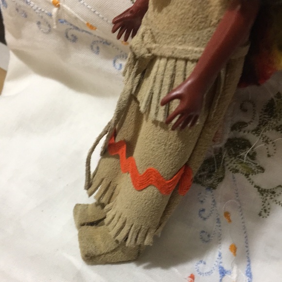 Cutest Carlson doll. Indian princess with papoose. Amazing detail and quality - Picture 4 of 16